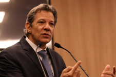 O ministro da Fazenda, Fernando Haddad, durante entrevista coletiva para detalhar duas opera&ccedil;&otilde;es da Pol&iacute;cia Federal para combater a atua&ccedil;&atilde;o do crime organizado no setor de combust&iacute;veis. 