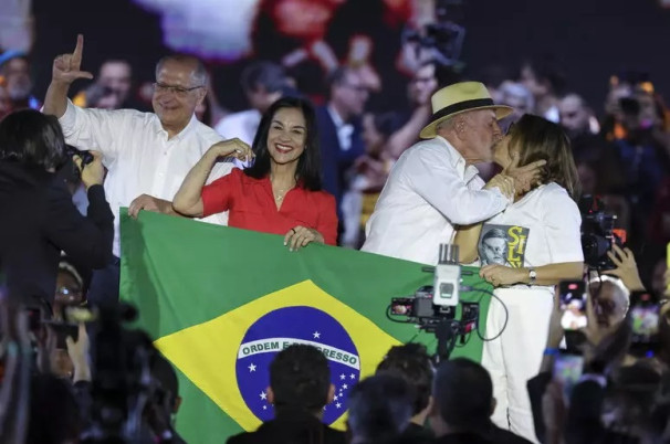 'Urna não aceita voto de argentino e americano', diz Alckmin