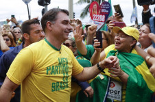 Flavio Bolsonaro em evento do PL