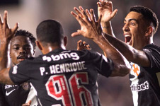 Vasco foi aguerrido, mesmo com menos um jogador em campo