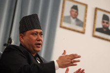 O Ministro das Rela&ccedil;&otilde;es Exteriores do Nepal, Shisir Khanal