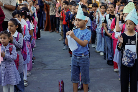 De acordo com a Unicef, 98% das escolas do territ&oacute;rio foram destru&iacute;das ou danificadas durante a guerra