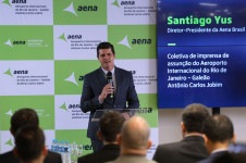 O diretor-presidente da Aena Brasil, Santiago Yus, durante coletiva de imprensa
