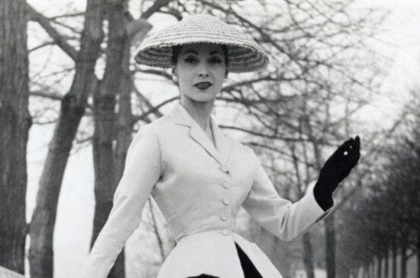 O famoso tailleur Bar, conhecido como New Look, de Christian Dior