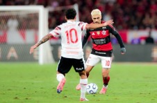Flamengo jogou todo o segundo tempo, e mais a prorroga&ccedil;&atilde;o, com um jogador a mais em campo